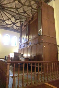 Este órgano fue construido en 1905 por Lope Alberdi y Marti.